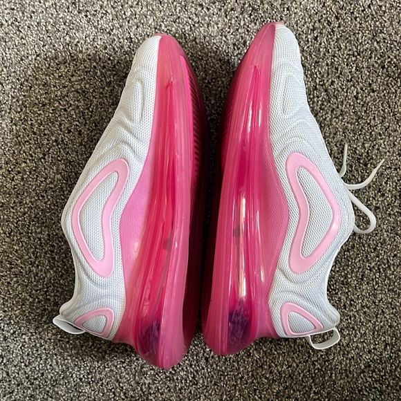 Nike Women’s Air Max 720 Sneakers / 10M - Picture 2 of 4